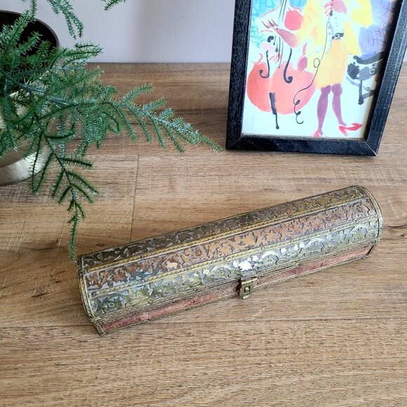 Vintage/Antique hand made with brass leaf details Qalamdan wooden pencil box. - Picture 2 of 15